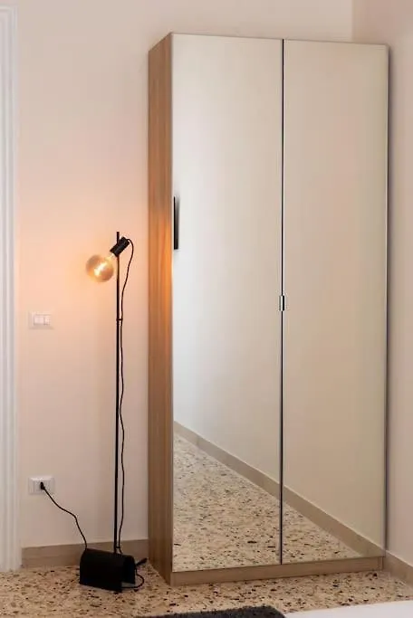 The Shelter 5 Napoli Apartment Italy