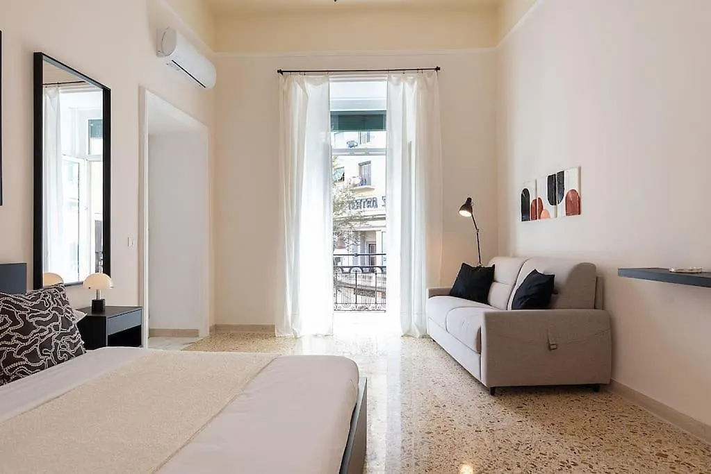 The Shelter 5 Napoli Apartment Italy