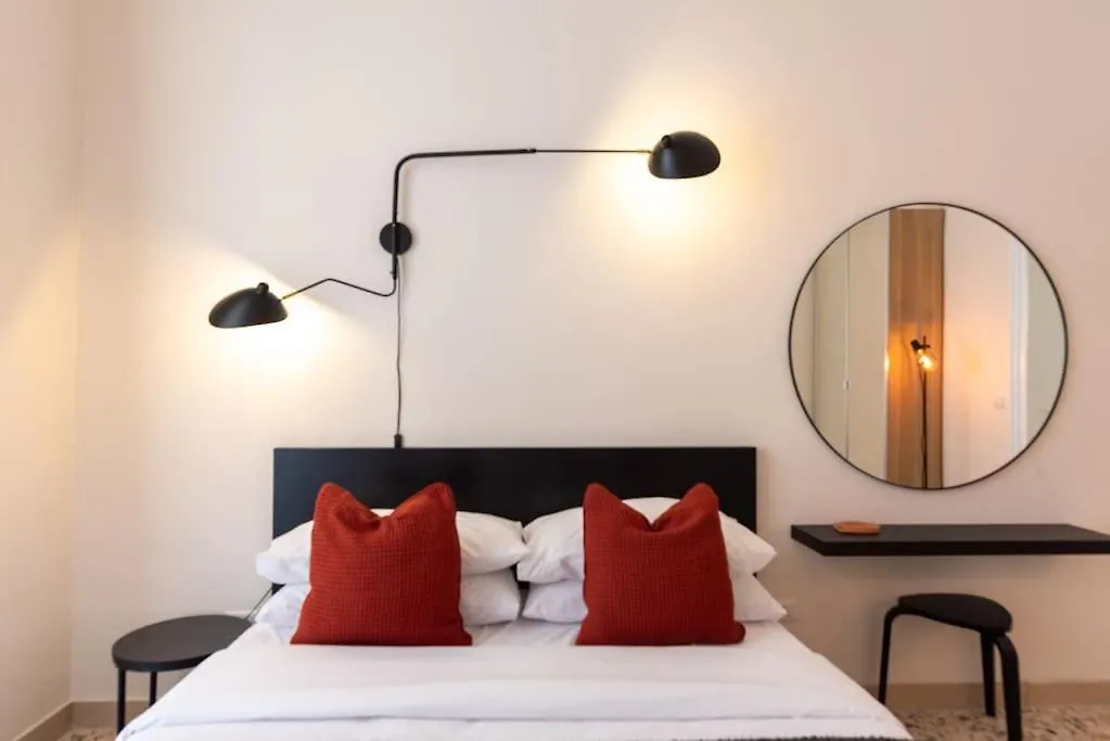 The Shelter 5 Napoli Apartment 0*, Naples Italy